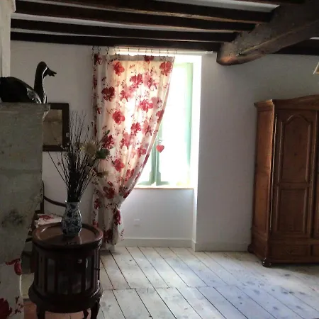 Le Doux Nid La Classique Bed & Breakfast