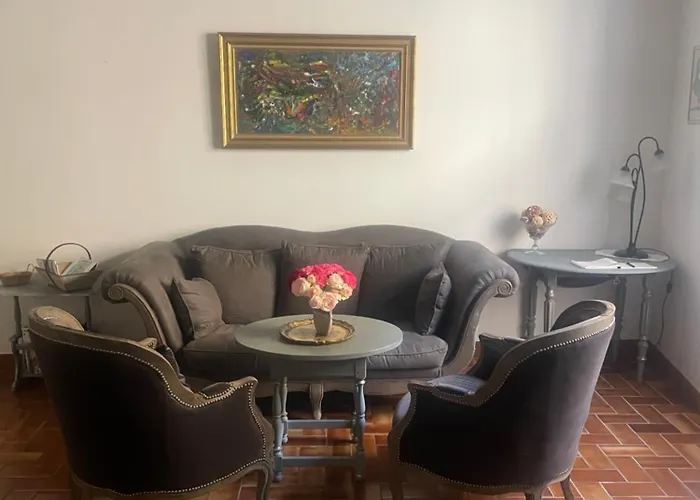 Le Doux Nid La Classique Bed & Breakfast 3*